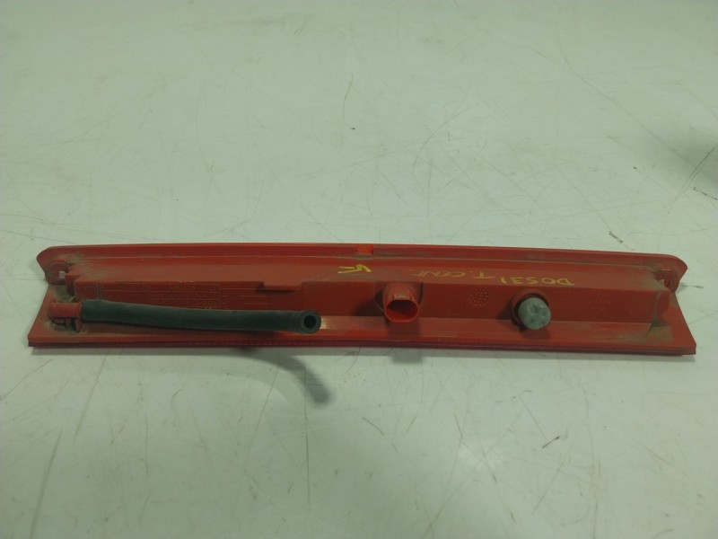 Recambio de piloto trasero central para ford focus iii 1.0 ecoboost referencia OEM IAM  8A6113A613AJ 