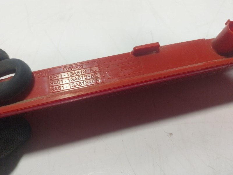 Recambio de piloto trasero central para ford focus iii 1.0 ecoboost referencia OEM IAM  8A6113A613AJ 