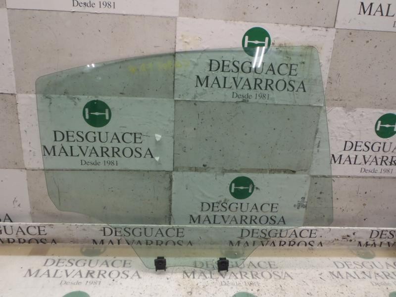 Recambio de cristal puerta trasero derecho para peugeot 208 1.4 hdi fap referencia OEM IAM   