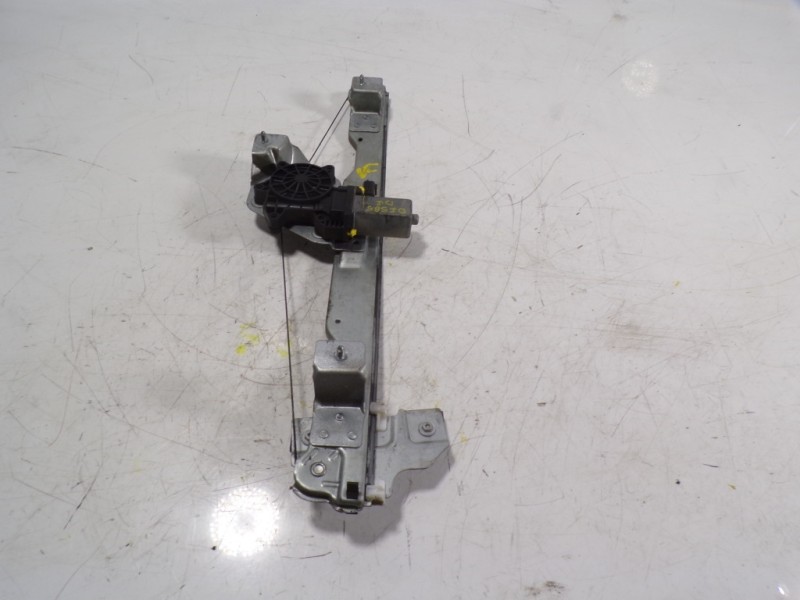 Recambio de elevalunas delantero izquierdo para dacia duster 1.5 dci diesel fap cat referencia OEM IAM 807213506R 128001472B 903