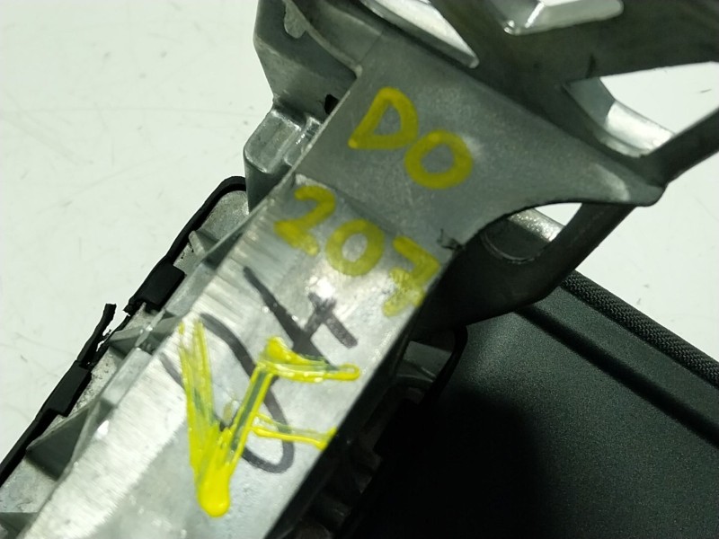 Recambio de apoyabrazos central para audi a3 sportback (8va, 8vf) 2.0 tdi referencia OEM IAM  8V0864283A 