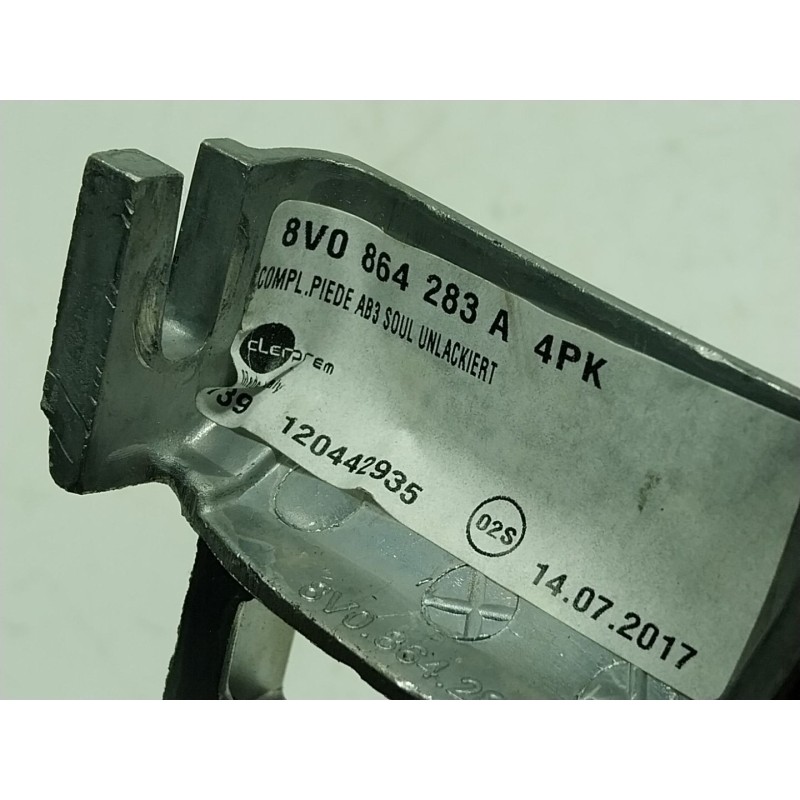 Recambio de apoyabrazos central para audi a3 sportback (8va, 8vf) 2.0 tdi referencia OEM IAM  8V0864283A 