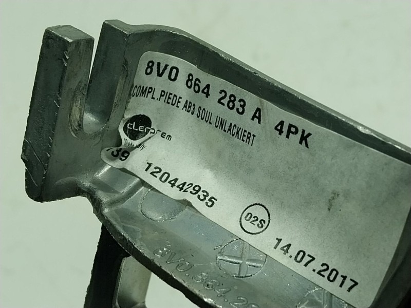 Recambio de apoyabrazos central para audi a3 sportback (8va, 8vf) 2.0 tdi referencia OEM IAM  8V0864283A 