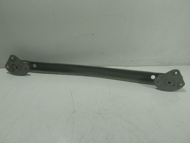 Recambio de refuerzo paragolpes trasero para toyota aygo (_b4_) 1.0 (kgb40) referencia OEM IAM 520230H020  