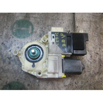 MOTOR ELEVALUNAS DELANTERO DERECHO 