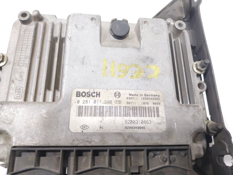 Recambio de centralita motor uce para renault scenic ii confort dynamique referencia OEM IAM   