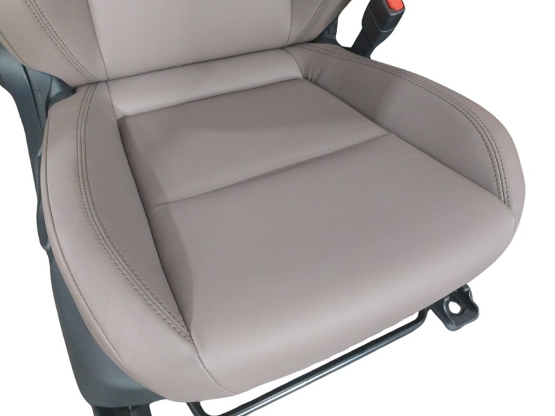 Recambio de juego asientos completo para lexus lbx hybrid 1.5 vvti hybrid (mayh10l) referencia OEM IAM   