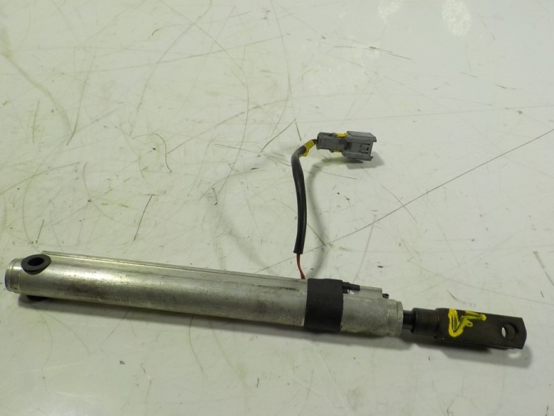 Recambio de moldura para renault megane ii coupe/cabrio 1.9 dci diesel referencia OEM IAM   