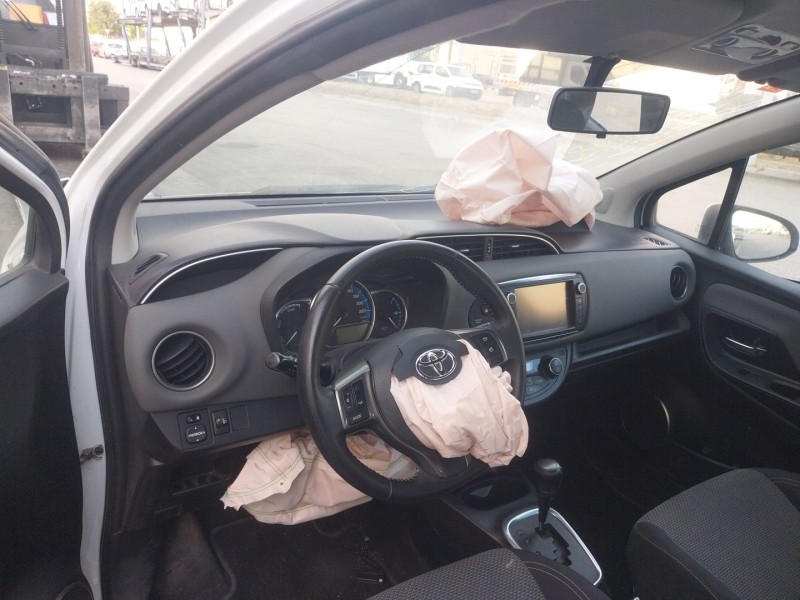 toyota yaris (_p13_) del año 2014