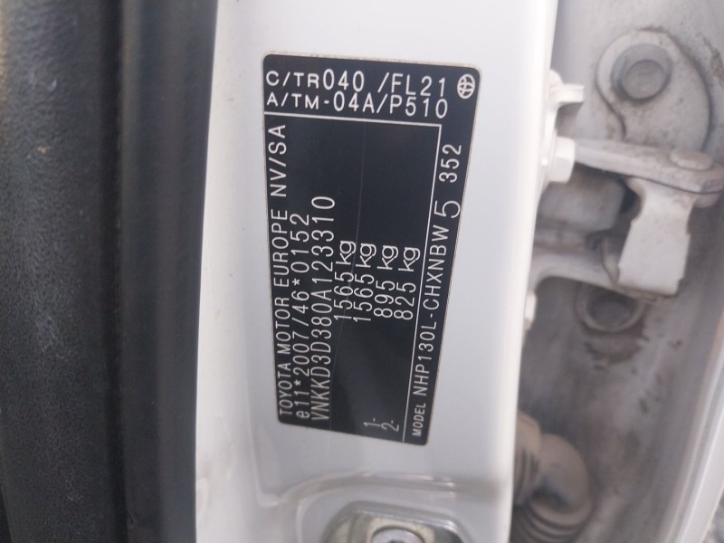 toyota yaris (_p13_) del año 2014