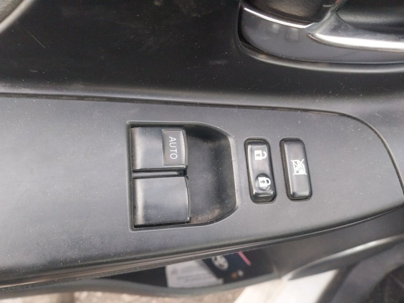 toyota yaris (_p13_) del año 2014