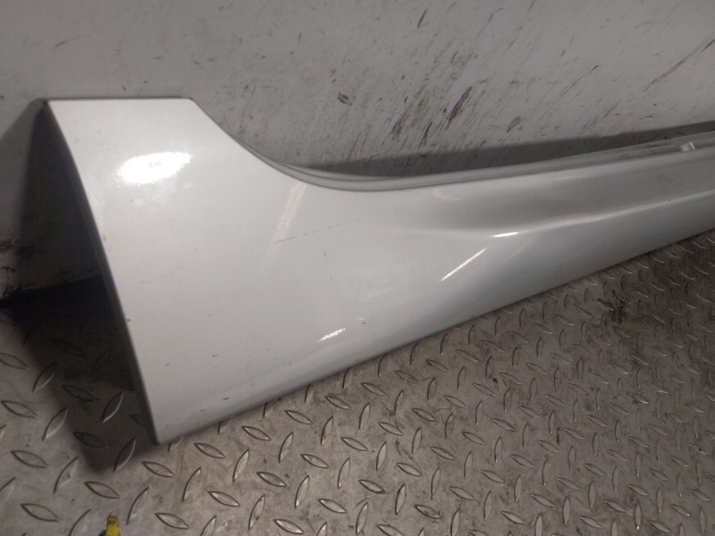 Recambio de faldon lateral para bmw 6 gran coupe (f06) 640 d referencia OEM IAM  15857711 