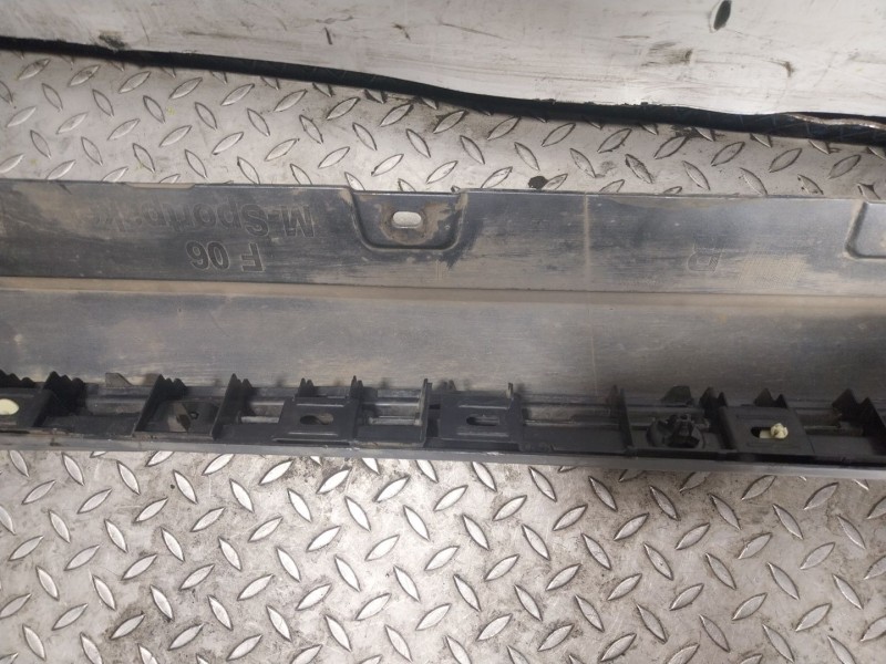 Recambio de faldon lateral para bmw 6 gran coupe (f06) 640 d referencia OEM IAM  15857711 