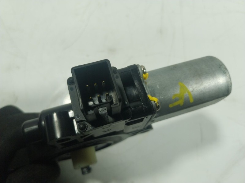 Recambio de motor elevalunas delantero izquierdo para mazda cx-5 (ke, gh) 2.2 d awd (ke102) referencia OEM IAM  D6515958X 