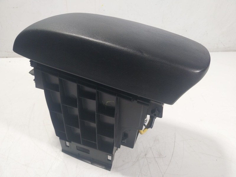 Recambio de apoyabrazos central para mazda cx-5 (ke, gh) 2.2 d awd (ke102) referencia OEM IAM  KD4564441 