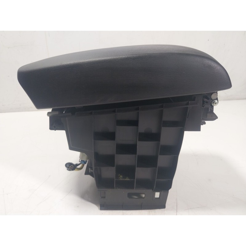 Recambio de apoyabrazos central para mazda cx-5 (ke, gh) 2.2 d awd (ke102) referencia OEM IAM  KD4564441 