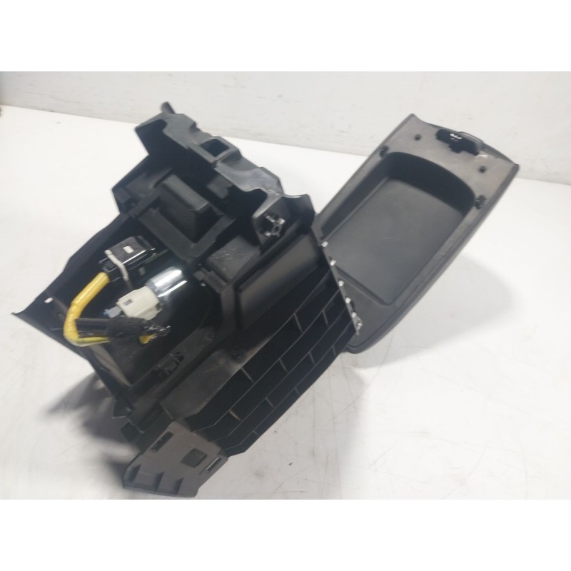 Recambio de apoyabrazos central para mazda cx-5 (ke, gh) 2.2 d awd (ke102) referencia OEM IAM  KD4564441 