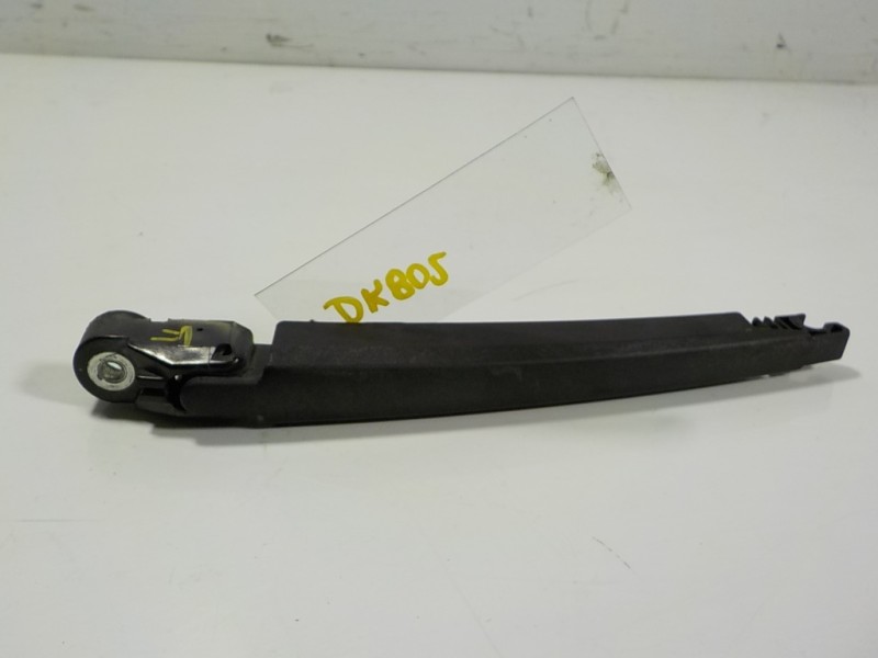 Recambio de brazo limpia trasero para hyundai tucson tecno safe 2wd bluedrive referencia OEM IAM 988152J000  