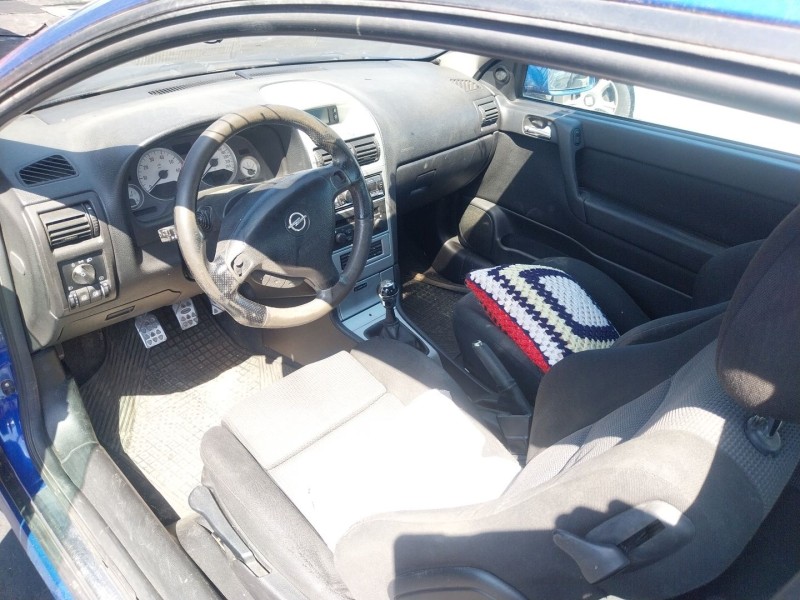 opel astra g coupé (t98) del año 2002
