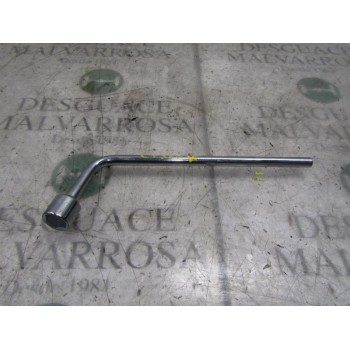 LLAVE RUEDA 0915050010 
