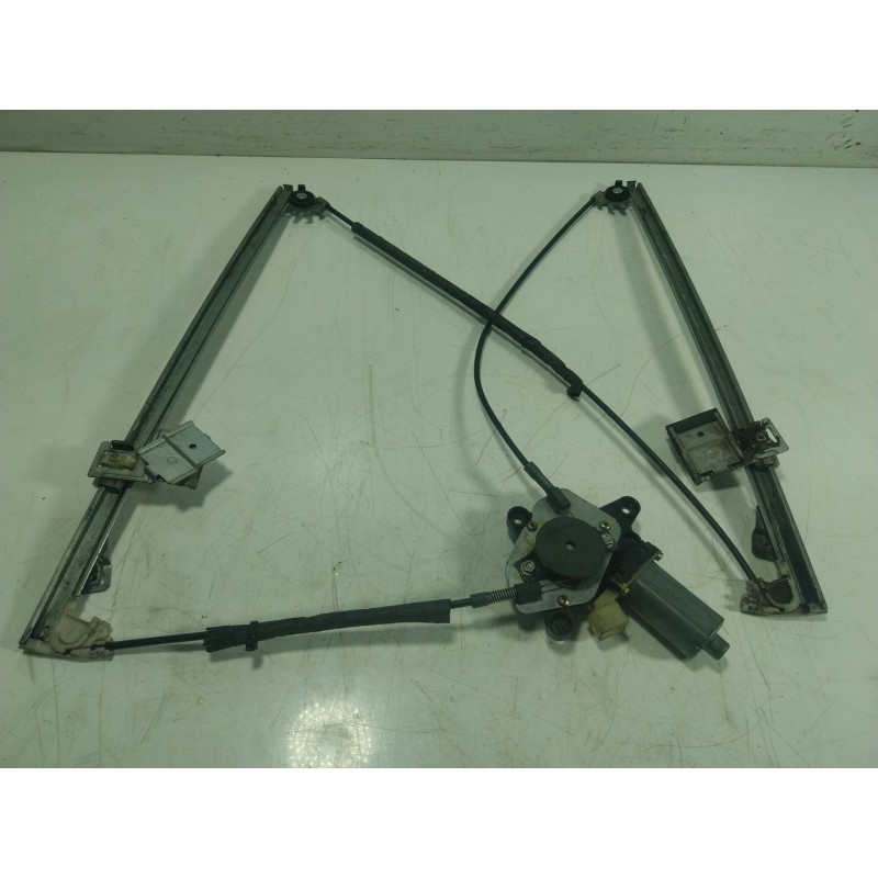 Recambio de elevalunas delantero izquierdo para mercedes-benz vito (w639) basic, combi 2.1 cdi cat referencia OEM IAM  013082194