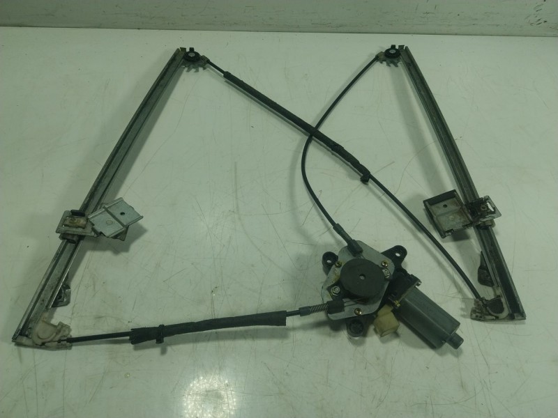 Recambio de elevalunas delantero izquierdo para mercedes-benz vito (w639) basic, combi 2.1 cdi cat referencia OEM IAM  013082194