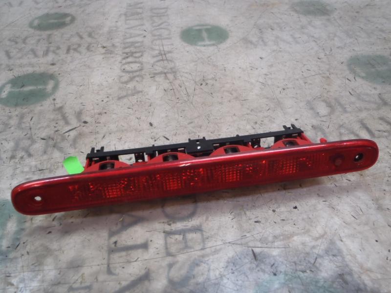 Recambio de piloto trasero central para toyota aygo (kgb/wnb) 1.0 cat referencia OEM IAM   