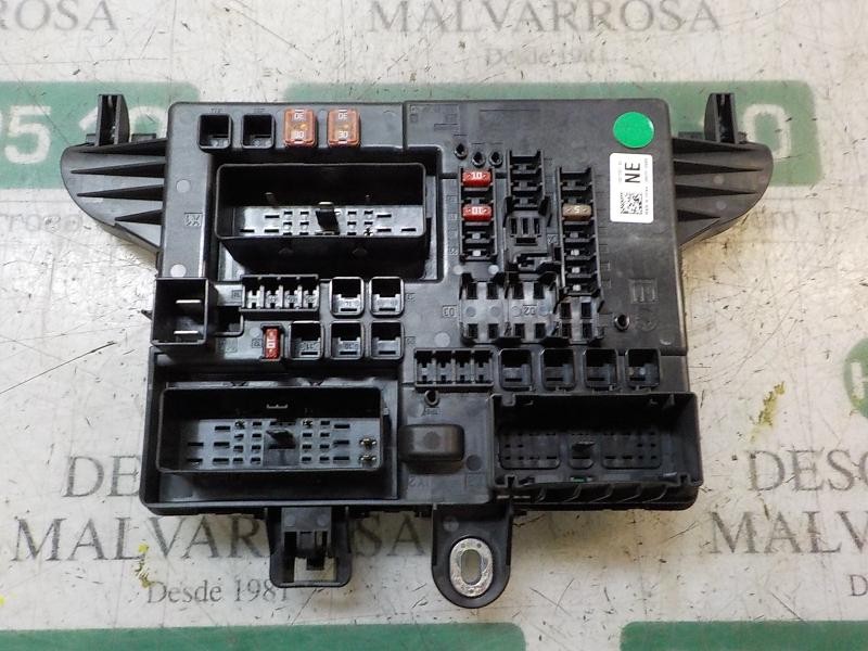 Recambio de caja reles / fusibles para opel insignia berlina 2.0 16v cdti referencia OEM IAM 13277321  