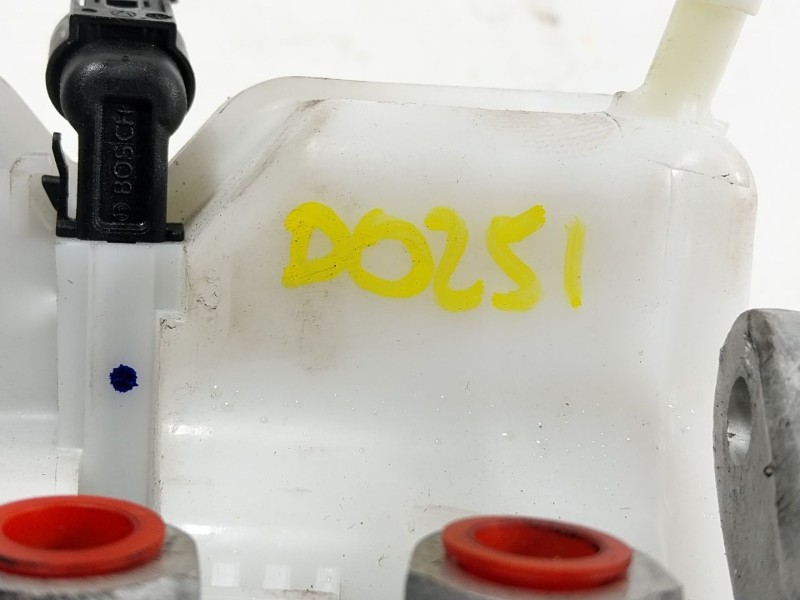 Recambio de bomba freno para bmw 1 (f40) 118 d referencia OEM IAM  6860686 