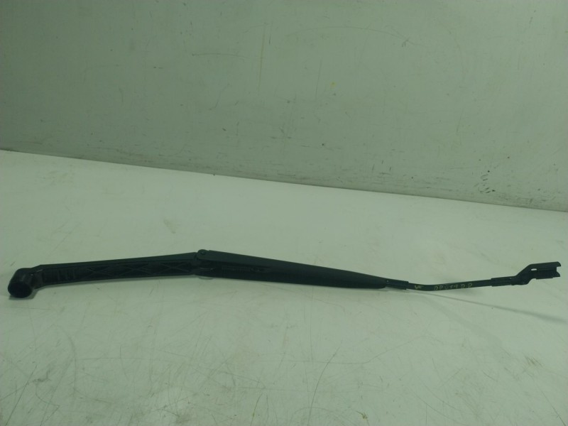 Recambio de brazo limpia delantero derecho para toyota c-hr (_x1_) 1.8 hybrid (zyx10_, zyx11_) referencia OEM IAM   