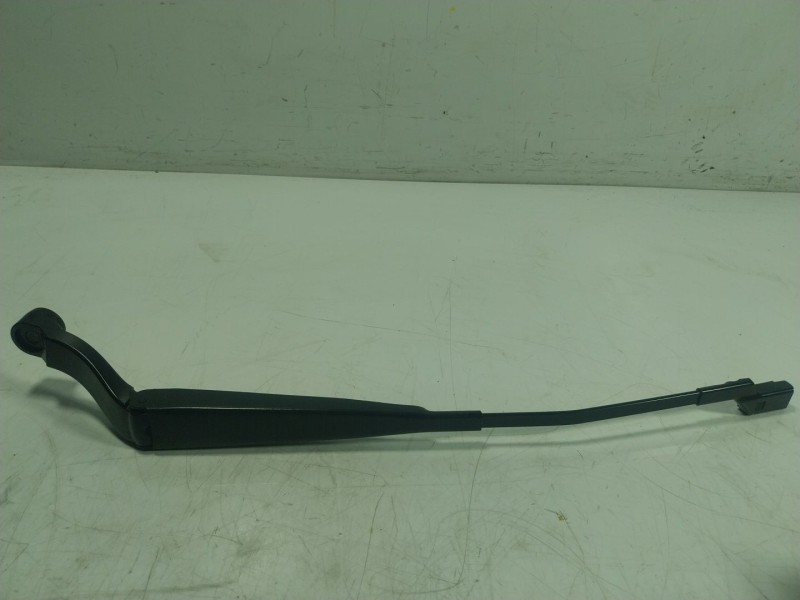 Recambio de brazo limpia delantero izquierdo para toyota c-hr (_x1_) 1.8 hybrid (zyx10_, zyx11_) referencia OEM IAM   