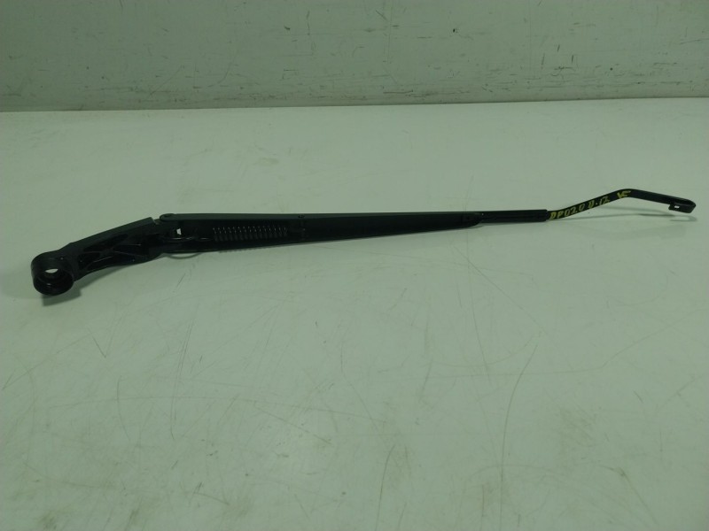 Recambio de brazo limpia delantero izquierdo para toyota yaris cross (mxp_) 1.5 hybrid (mxpj10) referencia OEM IAM   