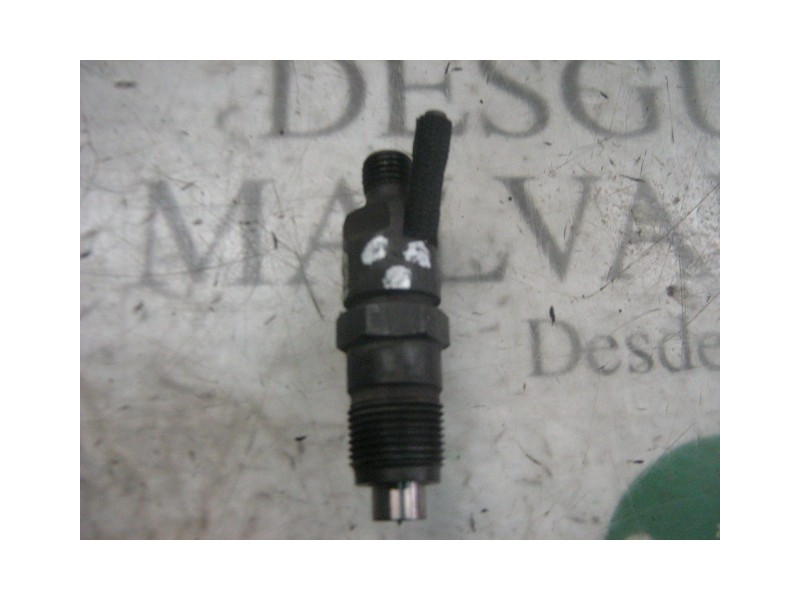 Recambio de inyector para nissan trade 100 referencia OEM IAM   