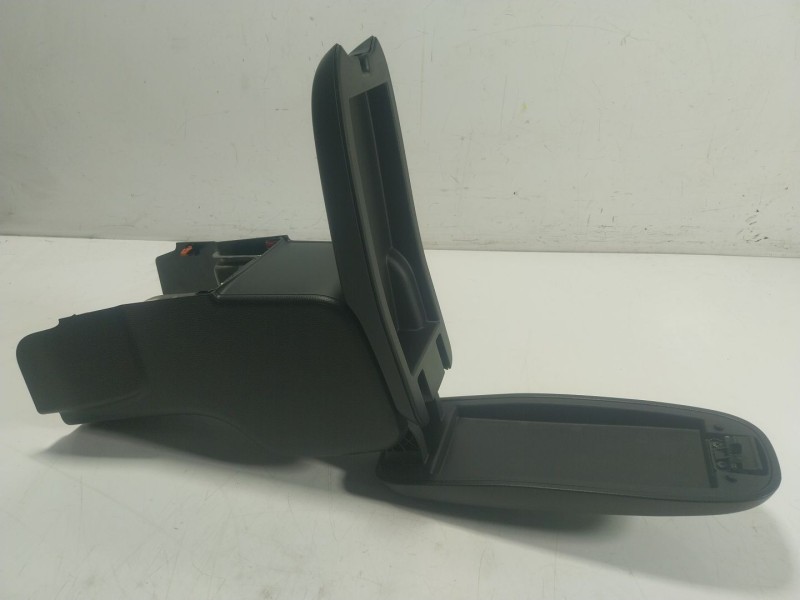 Recambio de apoyabrazos central para toyota yaris cross (mxp_) 1.5 hybrid (mxpj10) referencia OEM IAM  58901K0020 