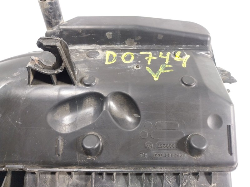 Recambio de filtro aire para peugeot partner tepee 1.6 hdi 90 referencia OEM IAM  9673061080 