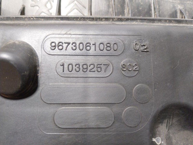 Recambio de filtro aire para peugeot partner tepee 1.6 hdi 90 referencia OEM IAM  9673061080 