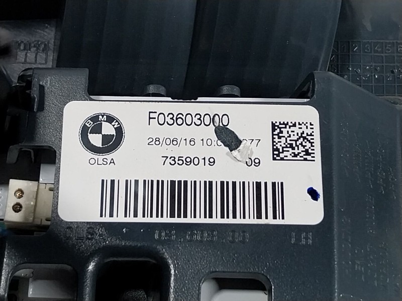 Recambio de piloto trasero izquierdo interior para bmw 1 (f20) 116 d referencia OEM IAM 63217359019 7359019 