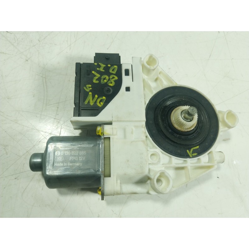 Recambio de motor elevalunas delantero izquierdo para jeep renegade suv (bu, b1, bv) 1.6 crd referencia OEM IAM  C37722103 