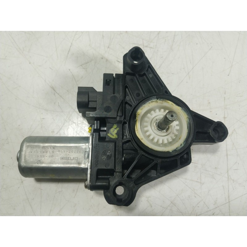 Recambio de motor elevalunas trasero izquierdo para jeep renegade suv (bu, b1, bv) 1.6 crd referencia OEM IAM  886131 