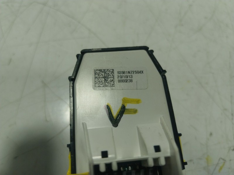 Recambio de mando elevalunas trasero izquierdo para hyundai tucson (nx4e, nx4a) 1.6 t-gdi referencia OEM IAM  93581N72504X 