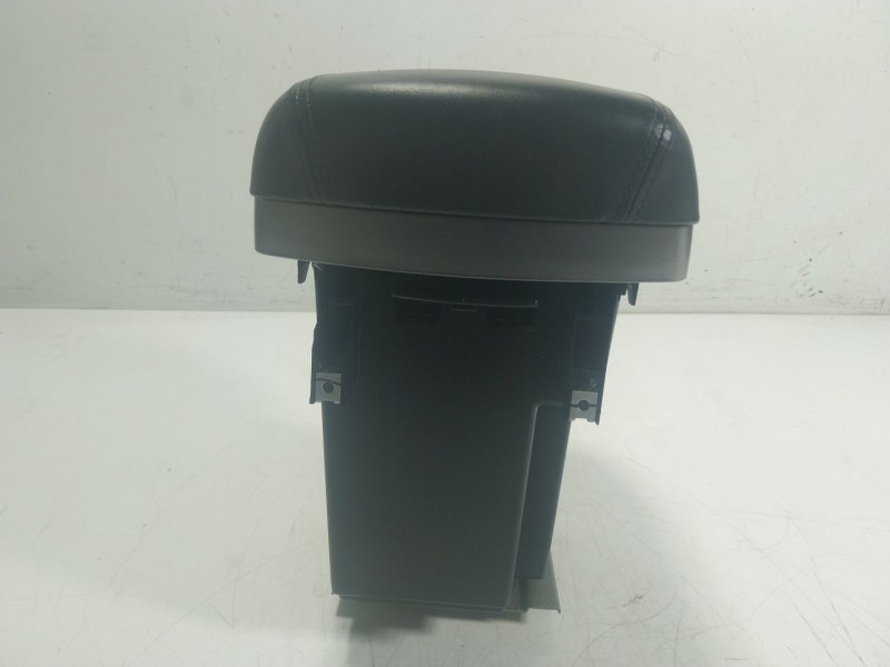 Recambio de apoyabrazos central para hyundai ix35 (lm, el, elh) 1.7 crdi referencia OEM IAM  846812Y000 