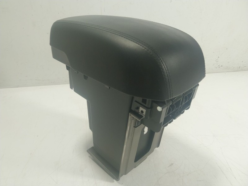 Recambio de apoyabrazos central para hyundai ix35 (lm, el, elh) 1.7 crdi referencia OEM IAM  846812Y000 