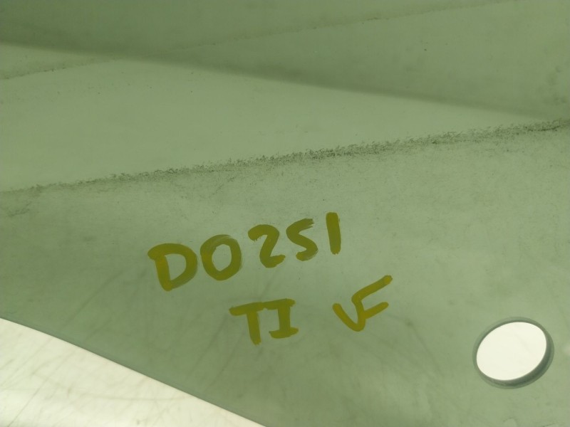 Recambio de cristal puerta trasero izquierdo para bmw 1 (f40) 118 d referencia OEM IAM 51357469091  