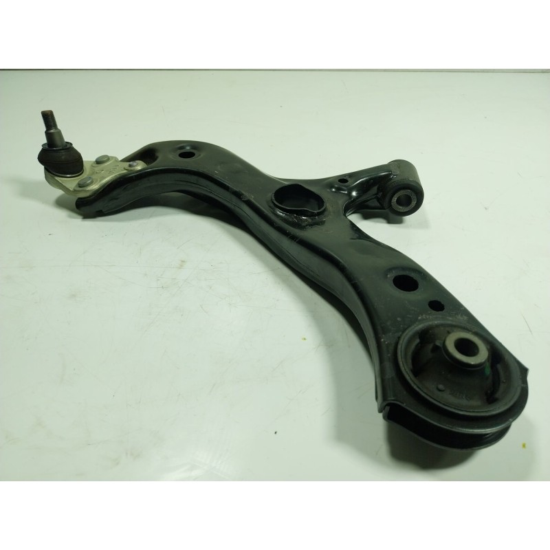 Recambio de brazo suspension inferior delantero izquierdo para toyota c-hr (_x1_) 1.8 hybrid (zyx10_, zyx11_) referencia OEM IAM