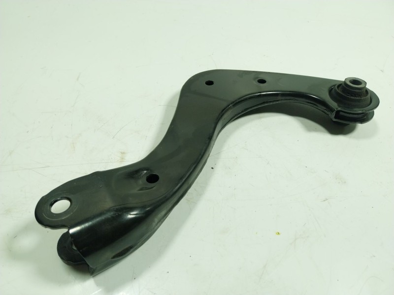 Recambio de brazo suspension superior trasero izquierdo para toyota c-hr (_x1_) 1.8 hybrid (zyx10_, zyx11_) referencia OEM IAM  