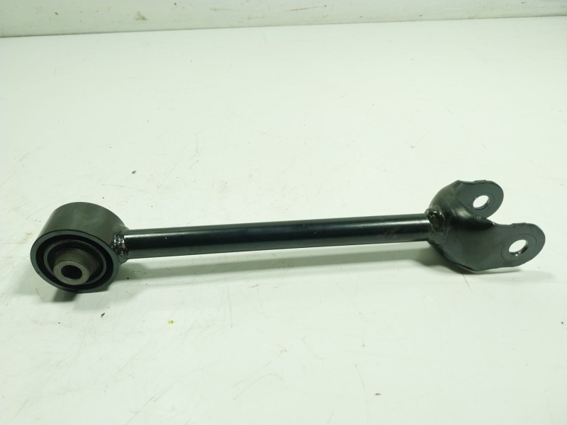 Recambio de brazo suspension inferior trasero izquierdo para toyota c-hr (_x1_) 1.8 hybrid (zyx10_, zyx11_) referencia OEM IAM  