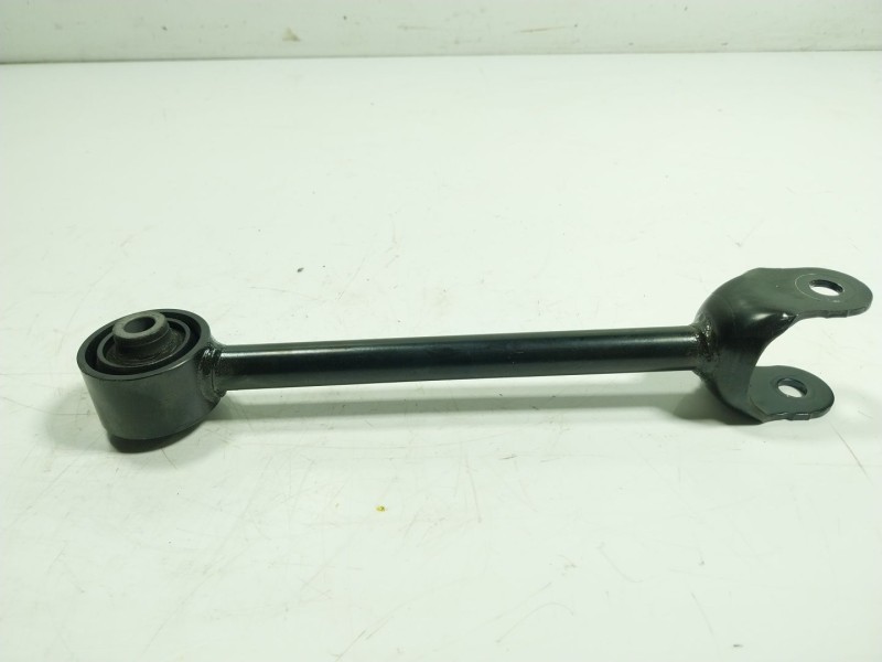 Recambio de brazo suspension inferior trasero derecho para toyota c-hr (_x1_) 1.8 hybrid (zyx10_, zyx11_) referencia OEM IAM   