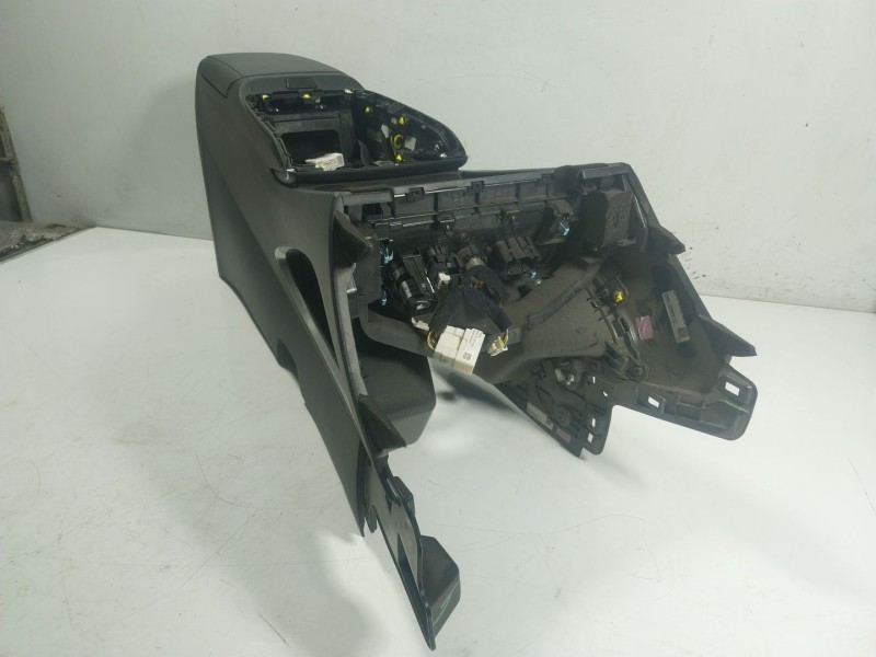 Recambio de apoyabrazos central para hyundai tucson (nx4e, nx4a) 1.6 t-gdi referencia OEM IAM   