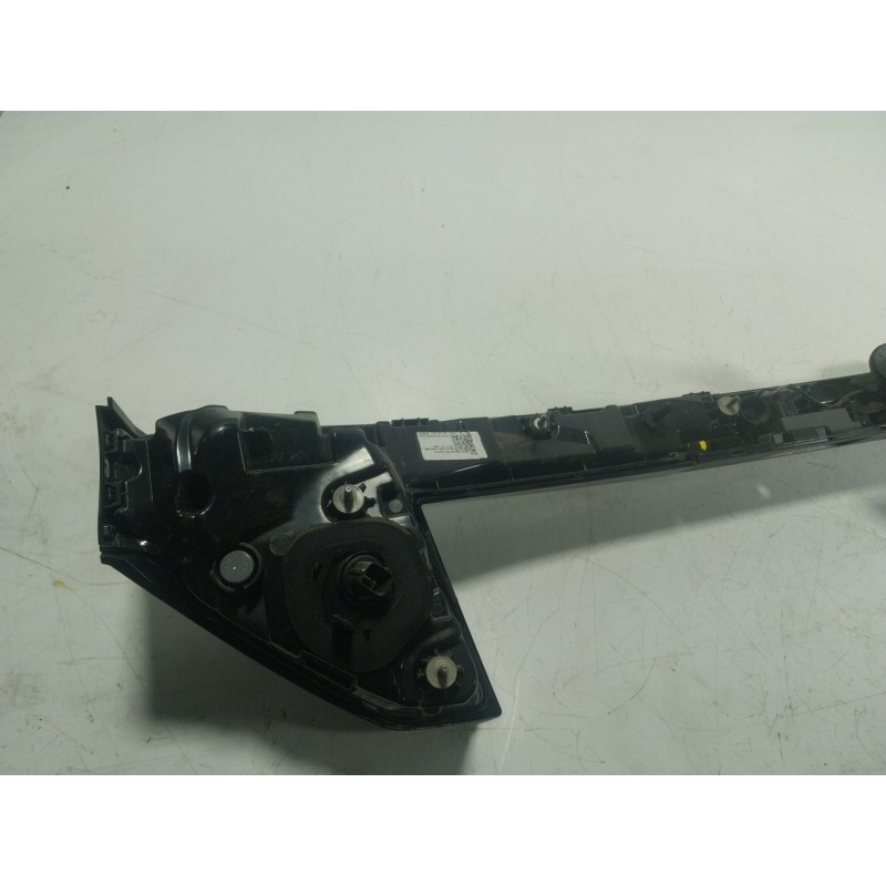 Recambio de piloto trasero central para hyundai tucson (nx4e, nx4a) 1.6 t-gdi referencia OEM IAM  92403N7120 