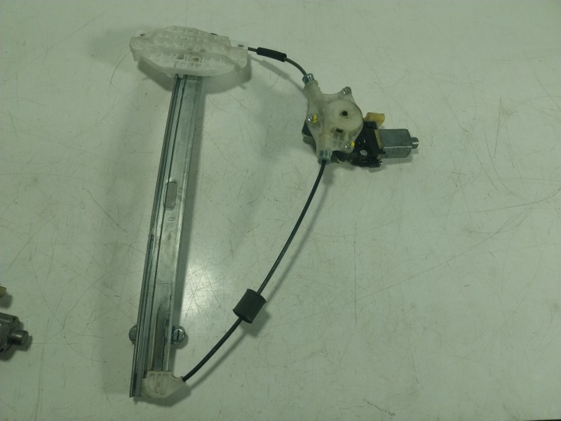 Recambio de elevalunas delantero derecho para kia picanto iii (ja) 1.0 lpg referencia OEM IAM  82460G6000 